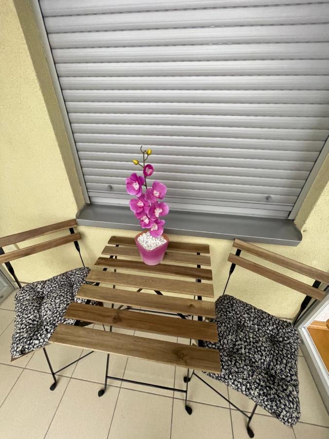 Apartment Orchid 021 โนวีซาด ภายนอก รูปภาพ