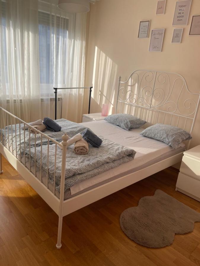 Apartment Orchid 021 โนวีซาด ภายนอก รูปภาพ